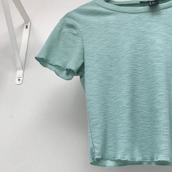 Turquoise Crop Top - Picture 4 of 4